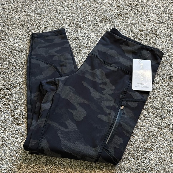 Athleta Pants - Athleta Rainier Reflective leggings size 1X NWT